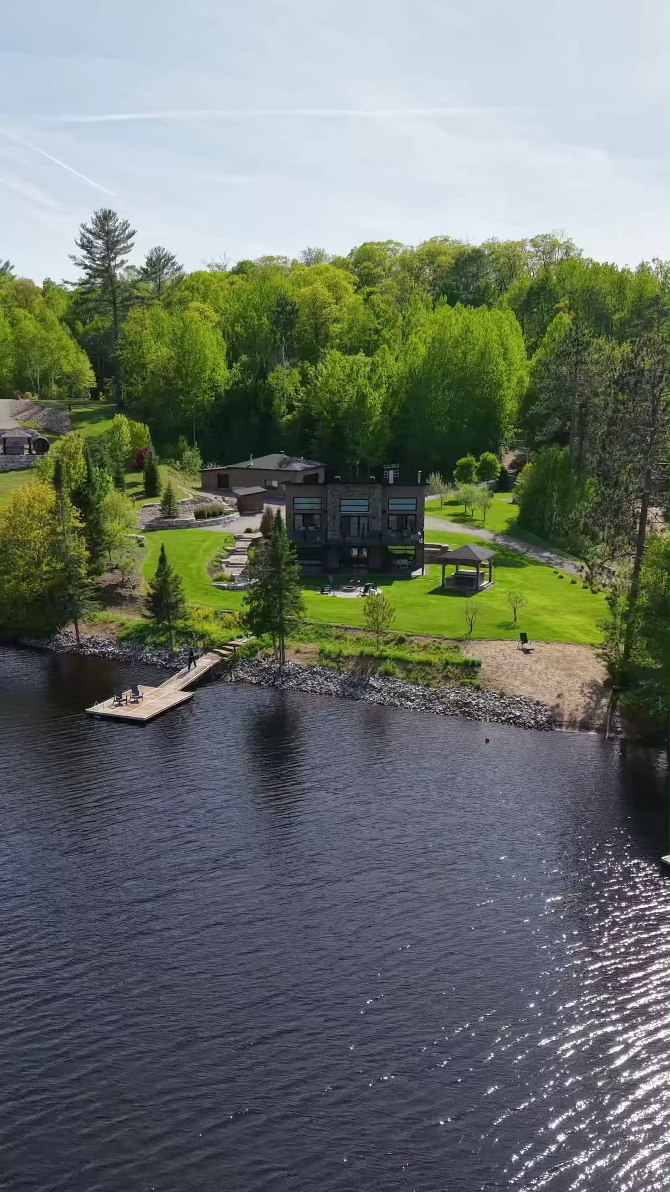 20 Chemin du Muguet - Luxury Airbnb & Lakeside Retreat
